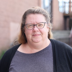 Staff member Wendolyn Etzel from ID_a10e40e3f937