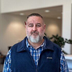 Staff member David Dickinson from ID_b95ccbd7a1c4