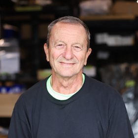 Staff member Dick Duval from ID_b95ccbd7a1c4