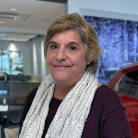 Staff member Catherine Seminik from ID_a10e40e3f937