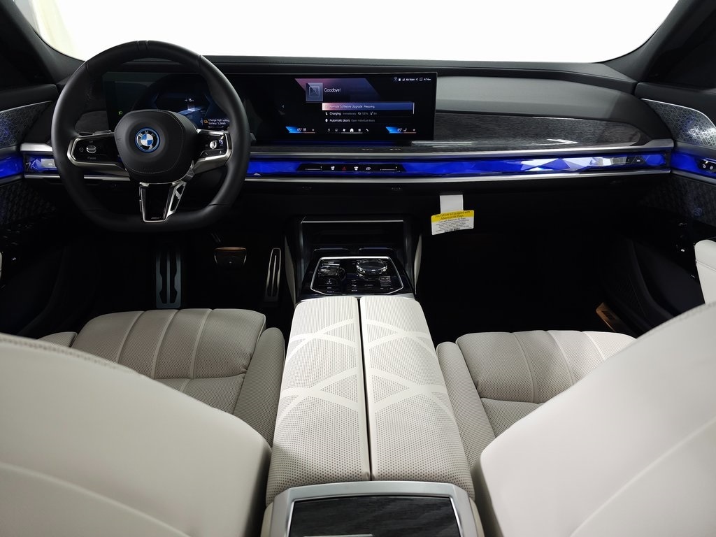 2024 BMW i7 eDrive50 8