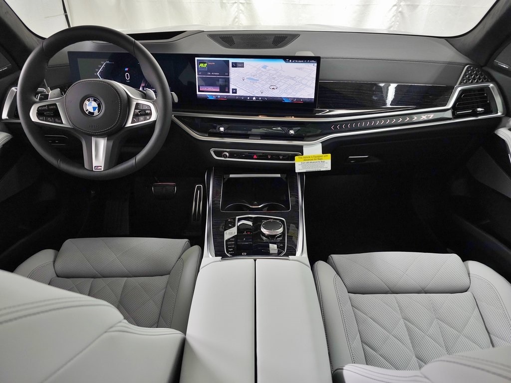 2025 BMW X7 xDrive40i 8