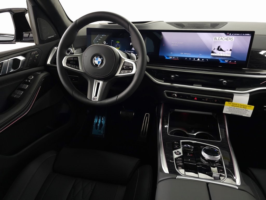 2025 BMW X7 M60i 14