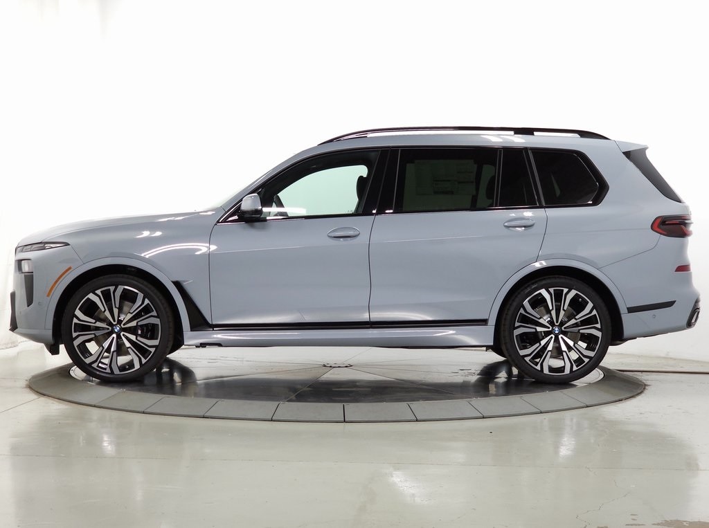 2025 BMW X7 xDrive40i M Sport 4