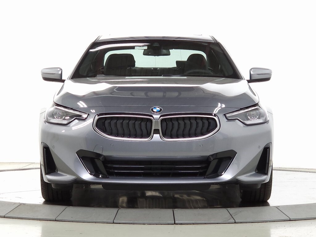 2025 Bmw 230i xDrive Coupe photo 2