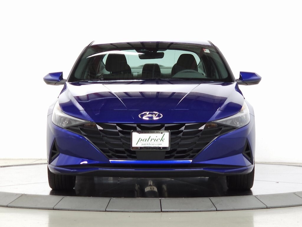 2023 Hyundai Elantra SEL photo 2