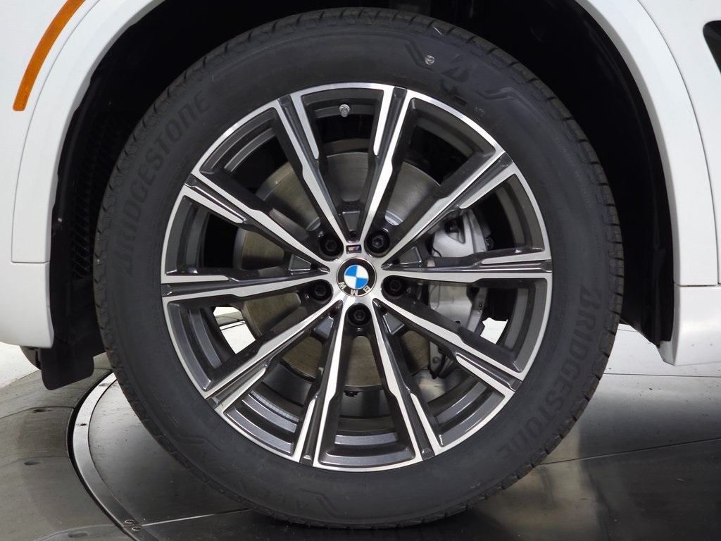2025 BMW X5 xDrive40i M Sport 7