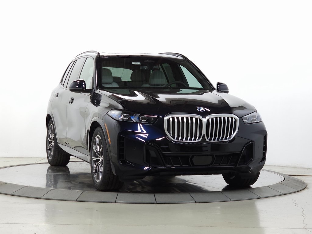 2026 BMW X5 50e's photo