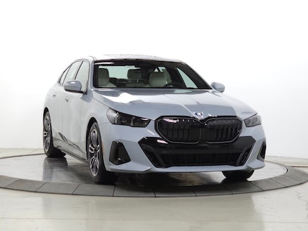 2027 BMW 550e xDrive Sedan WBA13FK01VCY17752
