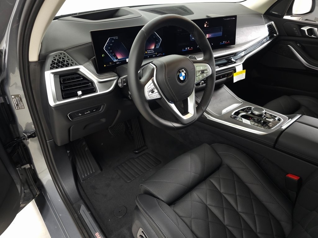 2025 BMW X7 xDrive40i 11