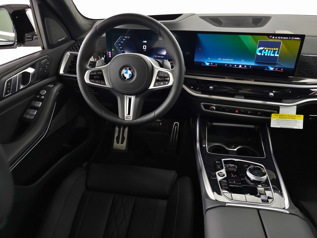 2025 BMW X7 M60i 14