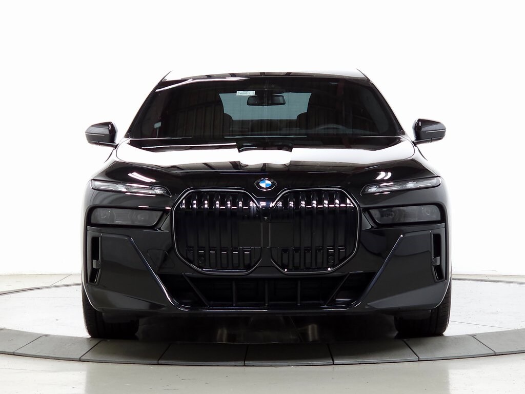 2025 Bmw 760i xDrive photo 2