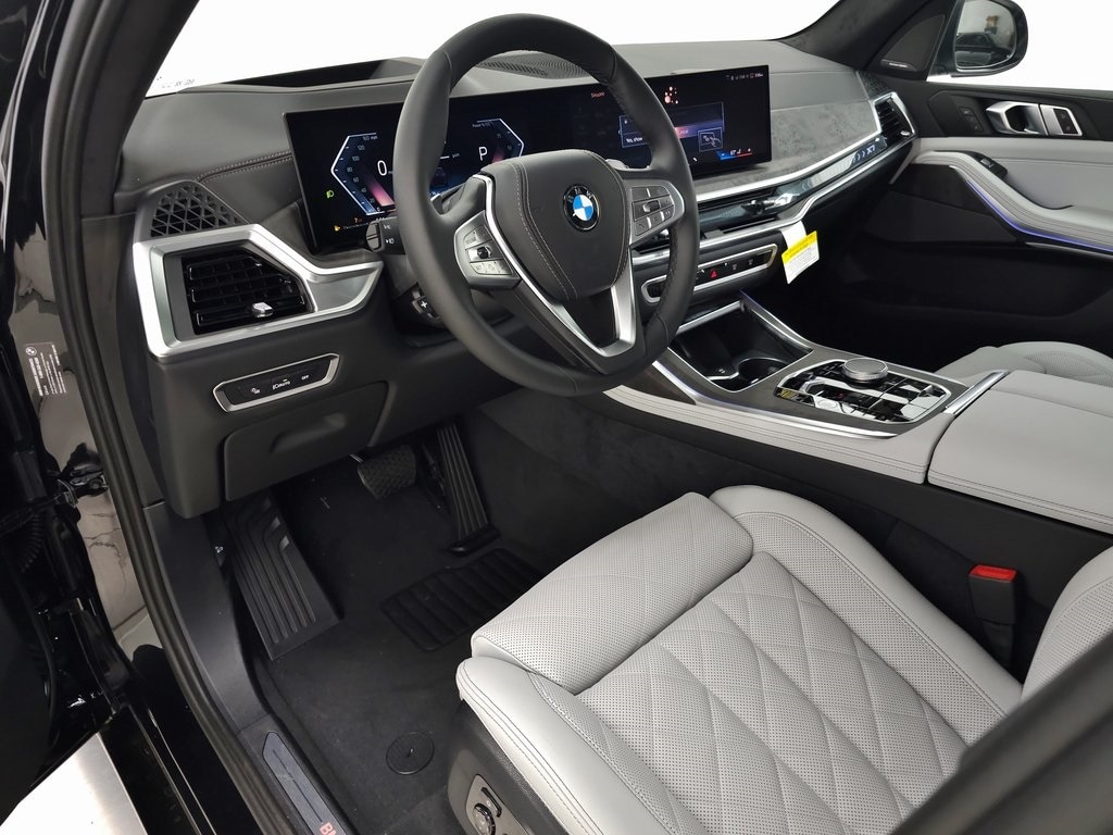 2025 BMW X7 xDrive40i 11