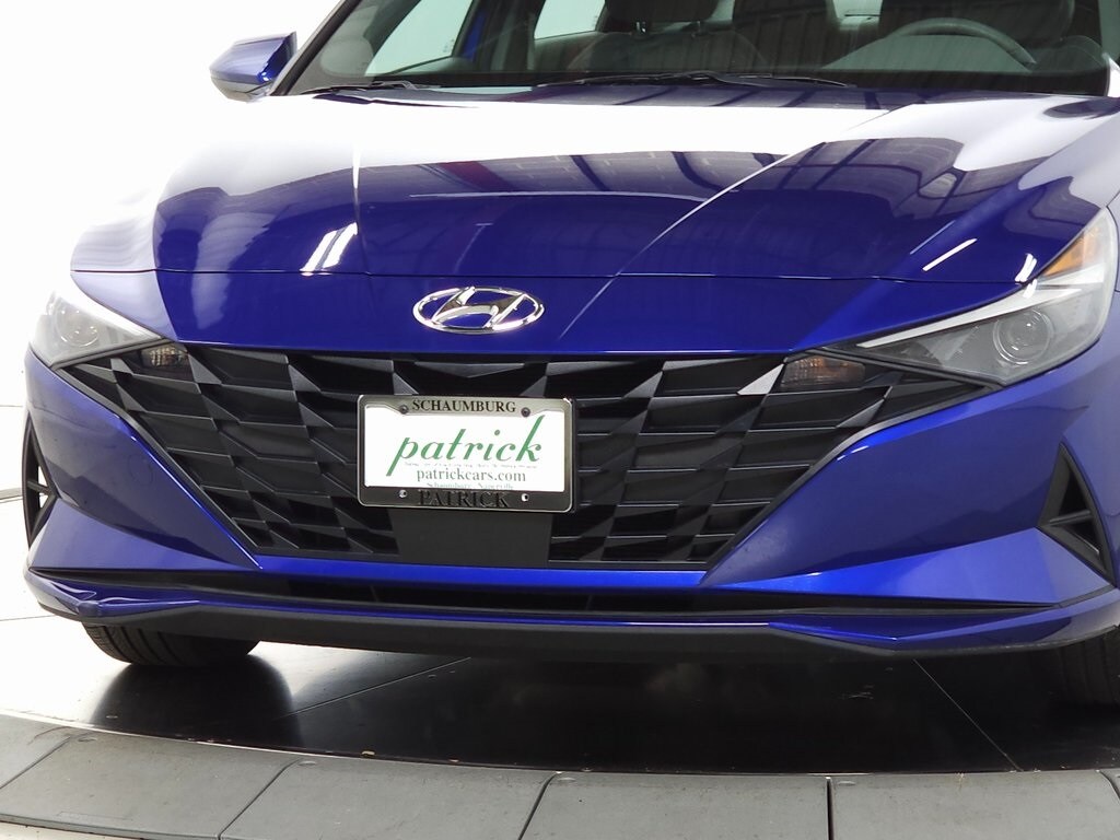 2023 Hyundai Elantra SEL photo 3