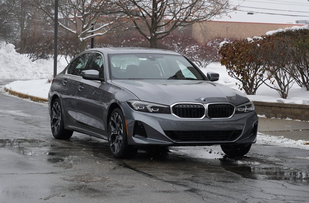 2026 BMW 3 Series 330i's photo