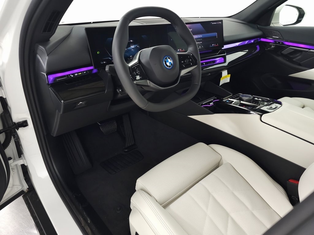 2024 BMW i5 eDrive40 13