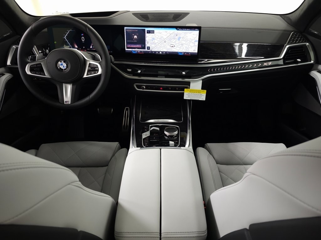 2025 BMW X7 xDrive40i 8