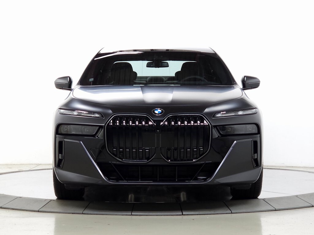 2025 Bmw 760i xDrive photo 2