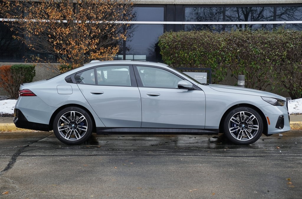 New 2026 BMW 530i xDrive Sedan