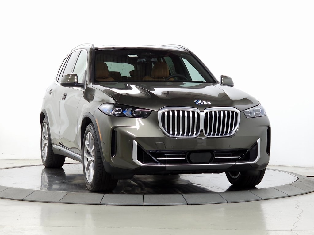 2026 BMW X5 50e's photo