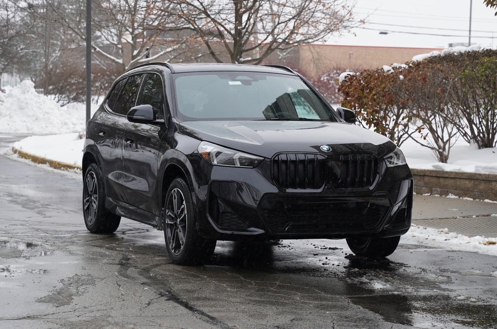 2026 BMW X1 28i's photo
