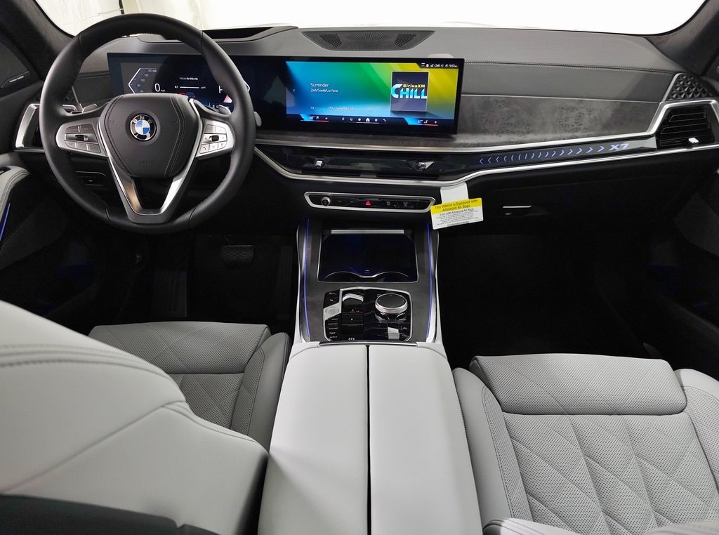 2025 BMW X7 xDrive40i 8