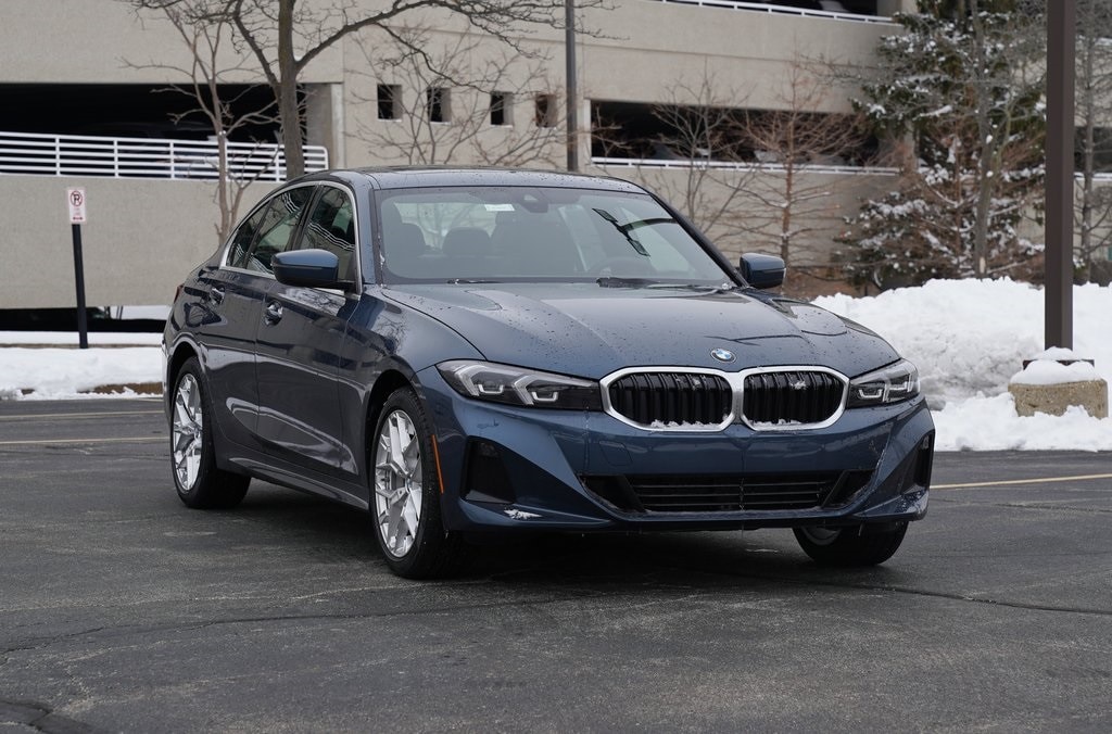 2026 BMW 3 Series 330i's photo