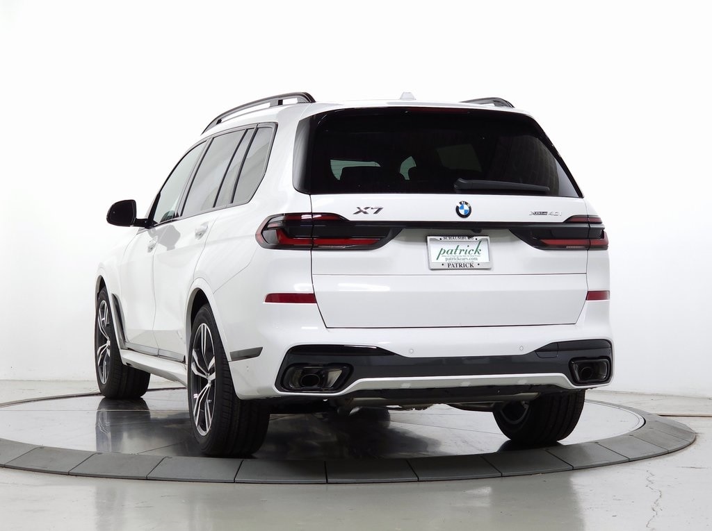 2025 BMW X7 xDrive40i M Sport 5