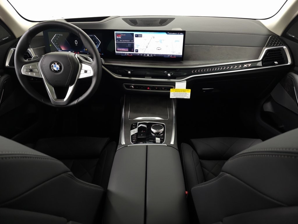 2025 BMW X7 xDrive40i 8