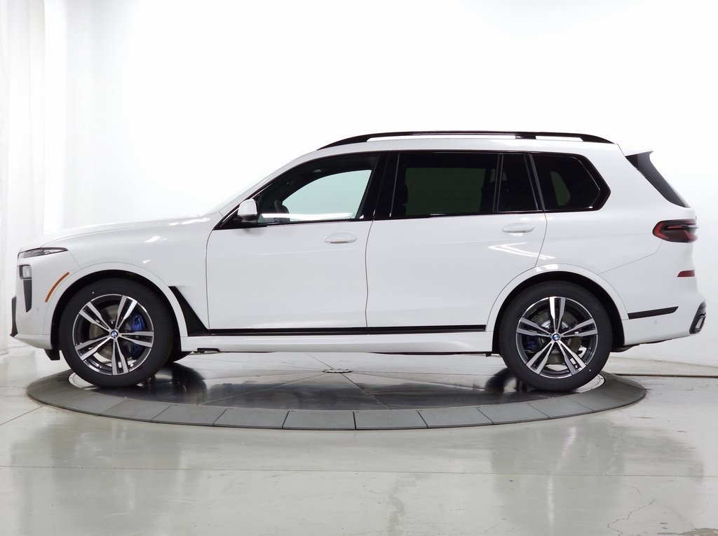 2025 BMW X7 xDrive40i M Sport 4