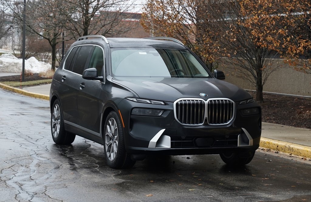 2026 BMW X7 40i's photo