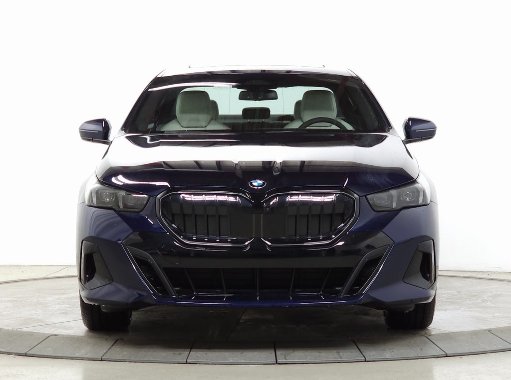 New 2026 BMW 530i xDrive Sedan