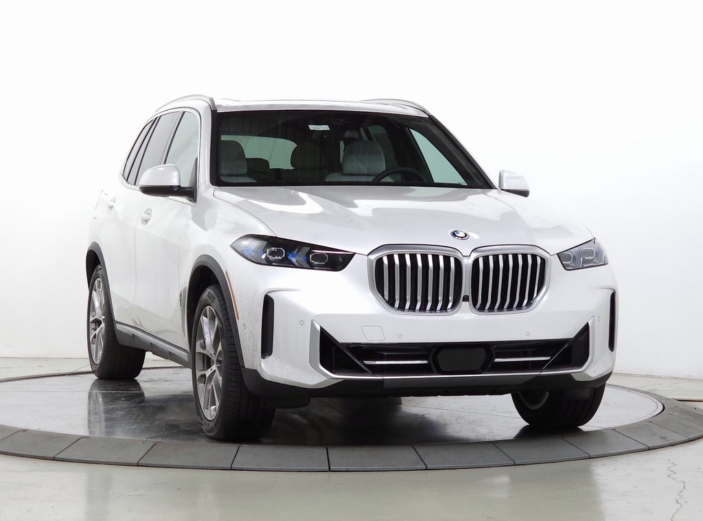 2026 BMW X5 50e's photo