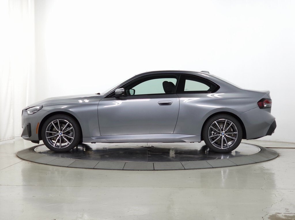 2025 Bmw 230i xDrive Coupe photo 4