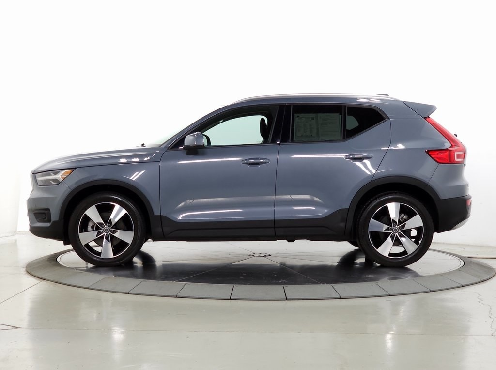 2021 Volvo XC40 Momentum 5