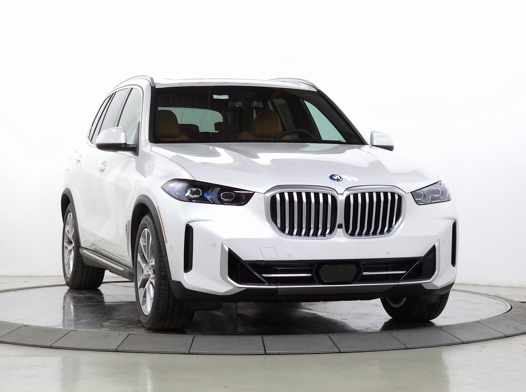 2026 BMW X5 50e's photo