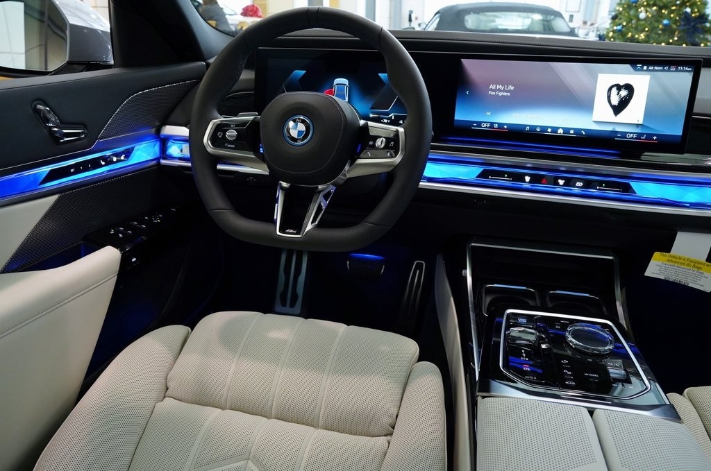 2024 BMW i7 xDrive60 13