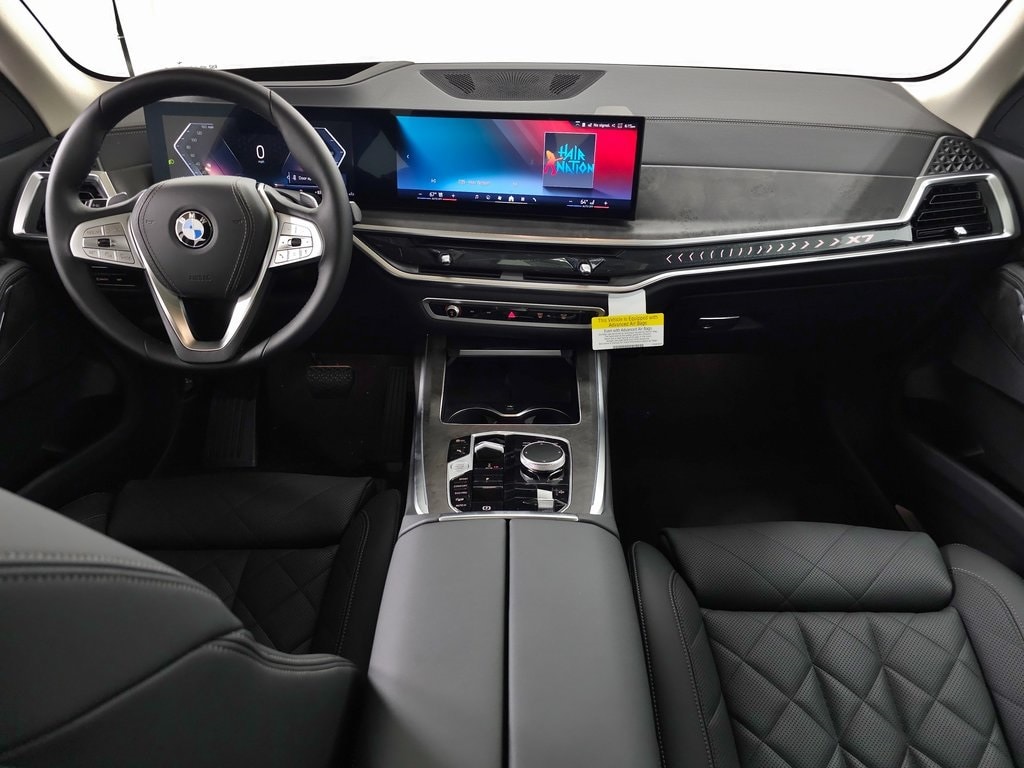 2025 BMW X7 xDrive40i 8