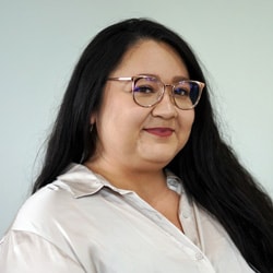 Staff member Amanda Estrada from 7f73e3adf4c3