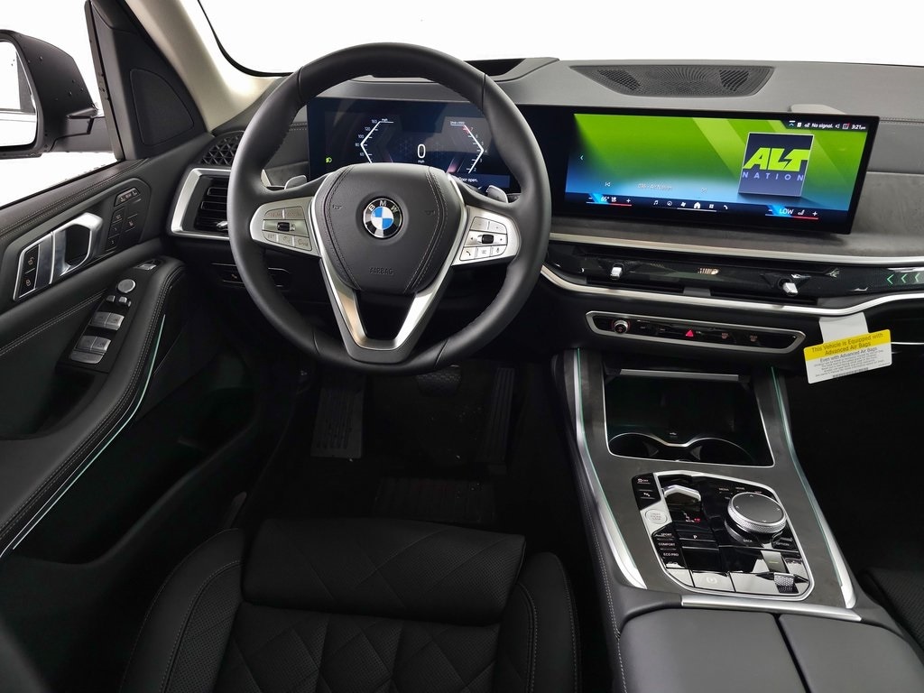 2025 BMW X7 xDrive40i 13