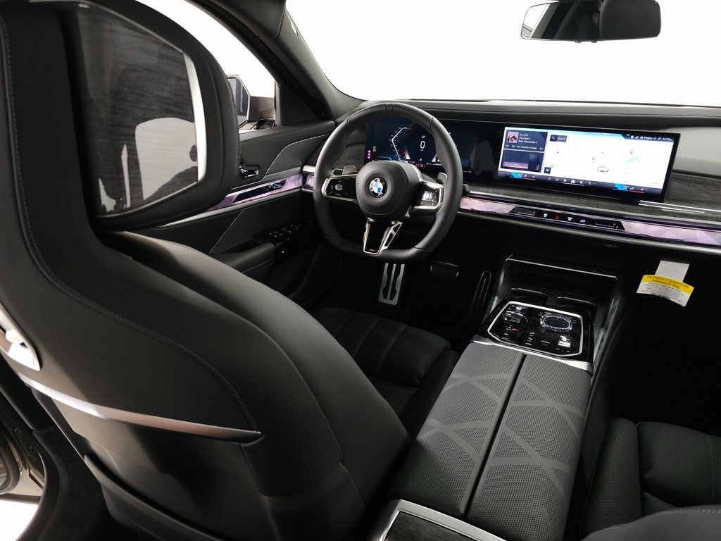 2024 BMW 760i xDrive 14