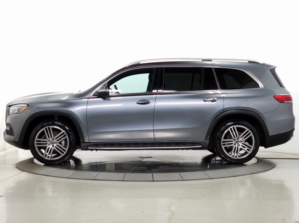 2023 Mercedes Benz GLS 450 4MATIC photo 4
