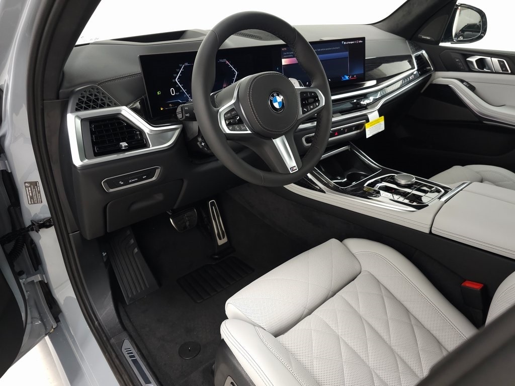 2025 BMW X7 xDrive40i 11