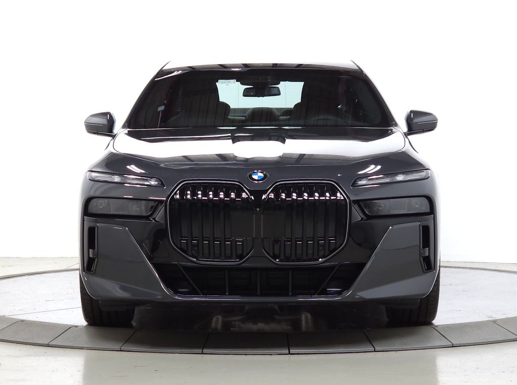 New 2026 BMW 760i xDrive Sedan