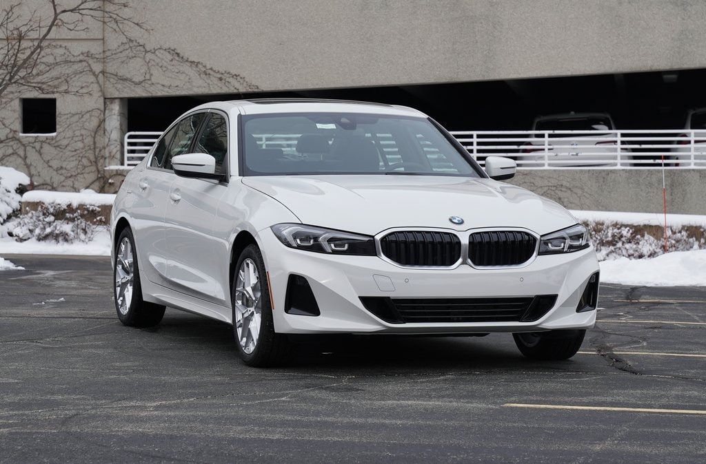 2026 BMW 3 Series 330i's photo