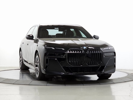 2025 BMW 740i xDrive Sedan