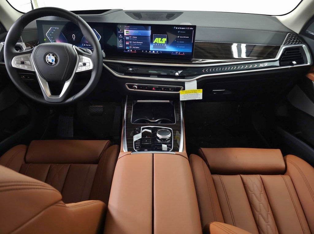 2025 BMW X7 xDrive40i 8