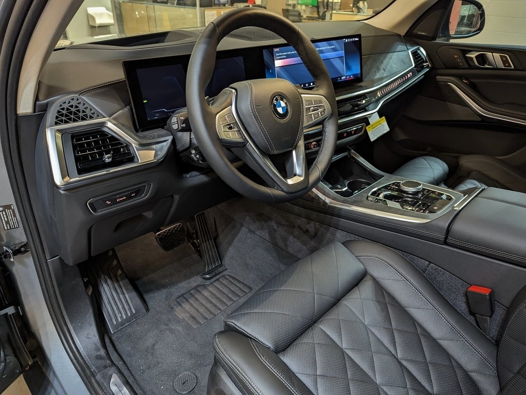 2024 BMW X7 xDrive40i 8