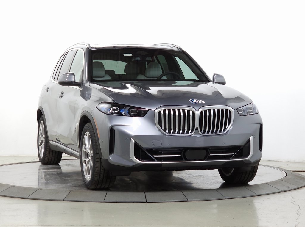 2026 BMW X5 50e's photo