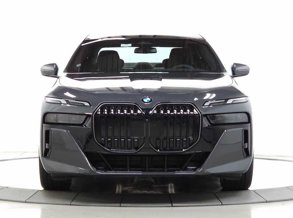 New 2025 BMW 760i xDrive Sedan